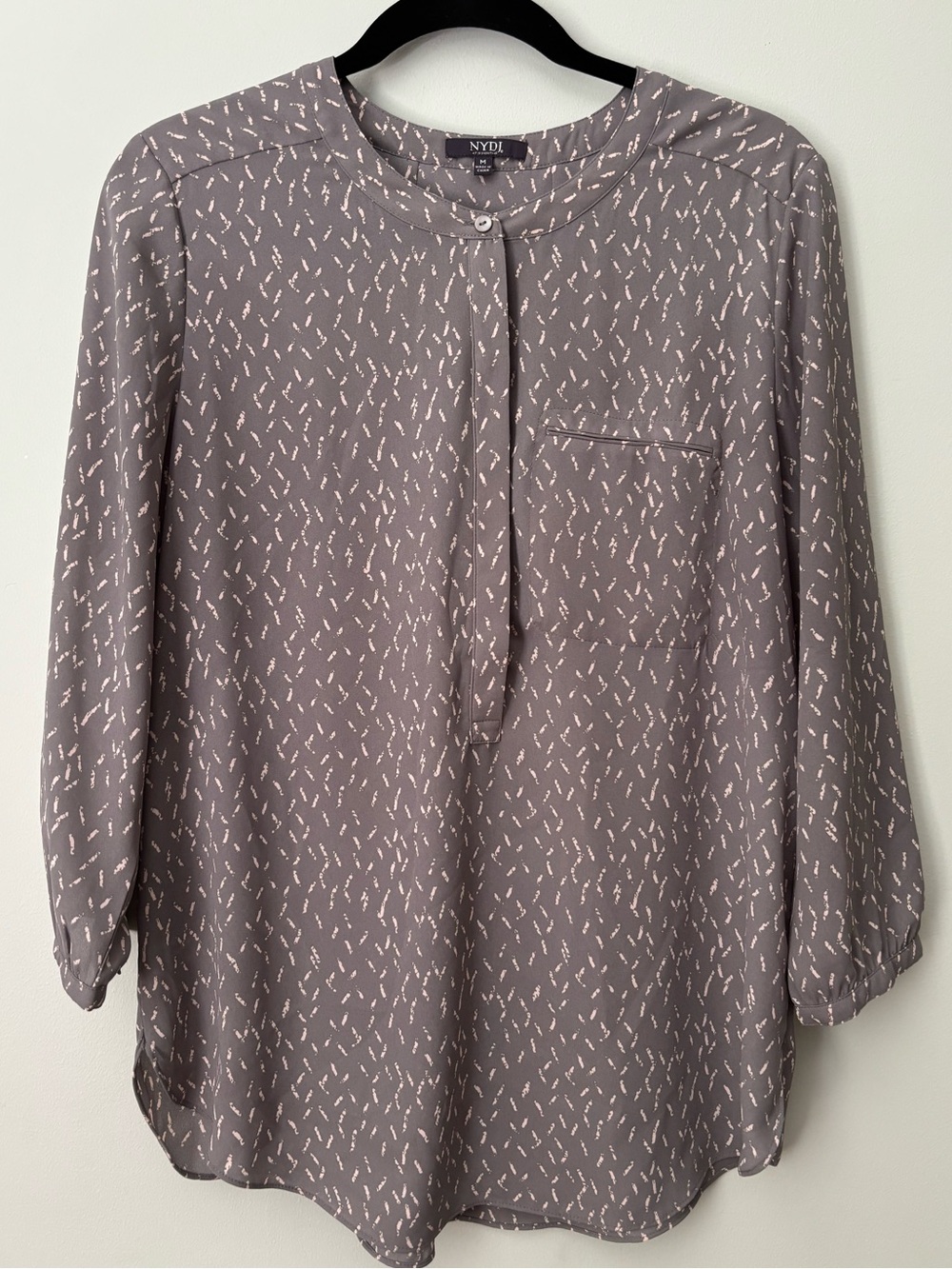 Like New NYDJ Button-Front Tunic-style Blouse